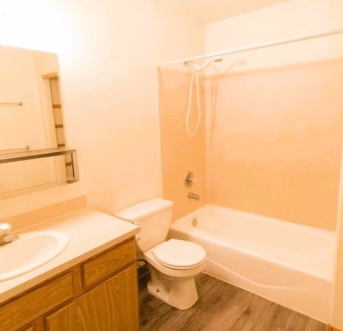 Building Photo - 462 NW Webb St