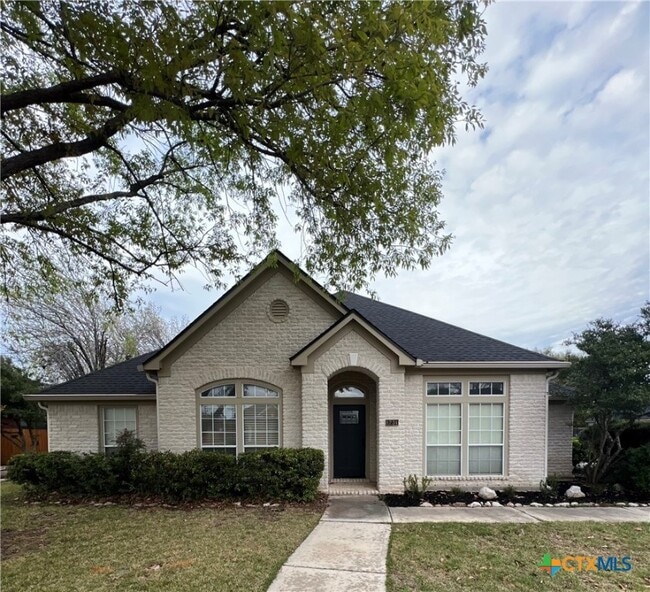 Primary Photo - 1734 Oak Forest Dr