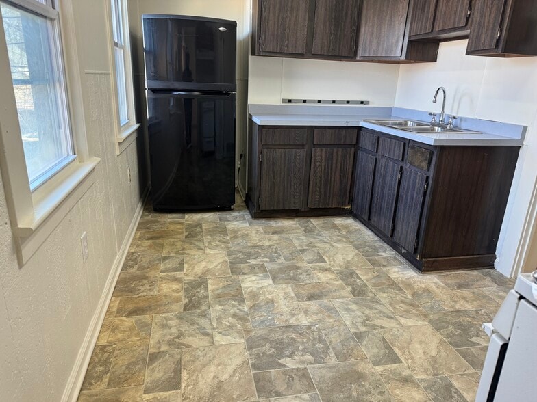 Building Photo - 1460 Dewey Ave