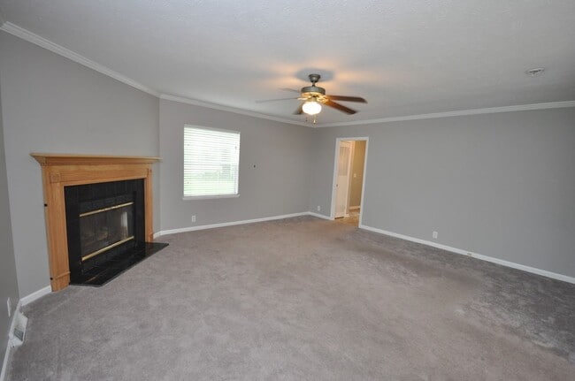 Building Photo - 3 Bedroom 2 bath in West Paducah