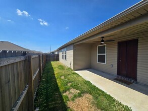 Building Photo - House for Rent near UofA