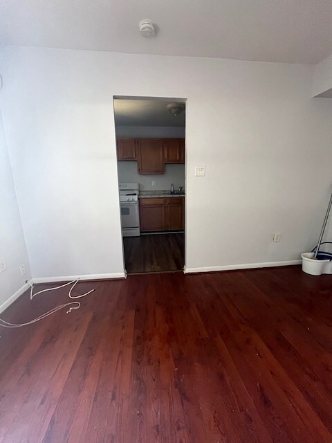 Building Photo - 3 bedroom 1.5 Bathroom