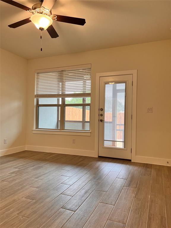 Building Photo - 442 Parkline Dr