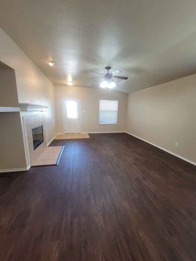 Building Photo - Stunning 3/2/2 in Forney Ready for move in