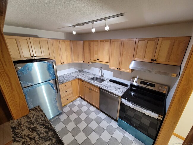 Building Photo - 60 Rambling Brook Ln