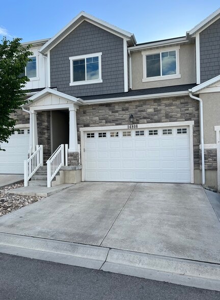 Primary Photo - 14808 S Patten Ln