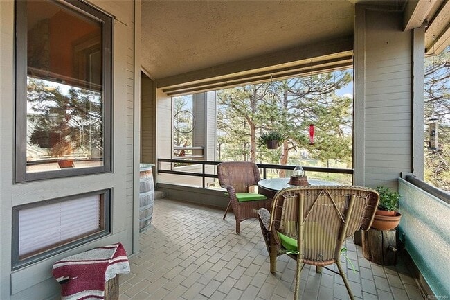 Building Photo - Executive 2BR/3BA Condo with Mountain View...