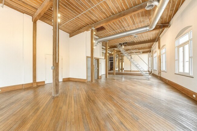 Building Photo - 161 Mangum St SW