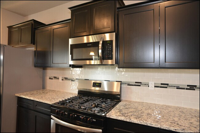 Building Photo - 945 Penrith St