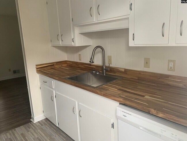 Building Photo - 2403 Duncan St