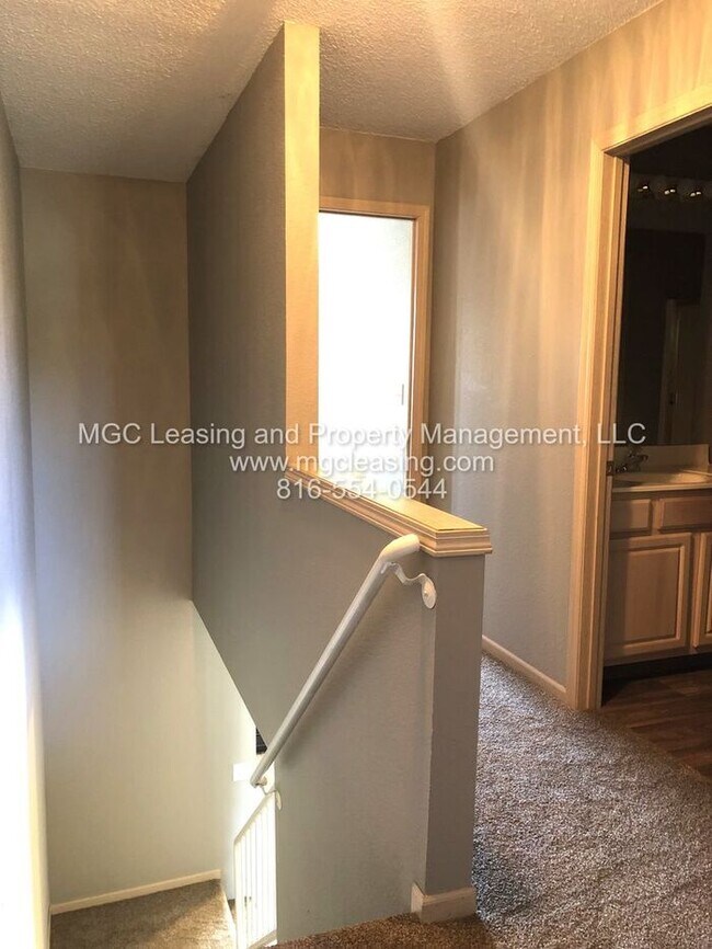 Building Photo - 811 Garden Way