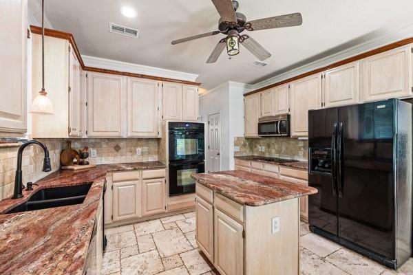 Building Photo - 150 Creekside Dr