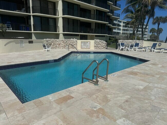 Building Photo - 200 S Beach Rd
