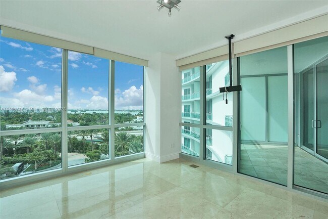 Building Photo - 10295 Collins Ave