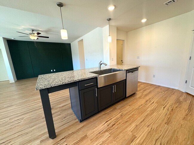 Building Photo - Stunning 3 bedroom, 2 bathroom home located in Bixby, Oklahoma!