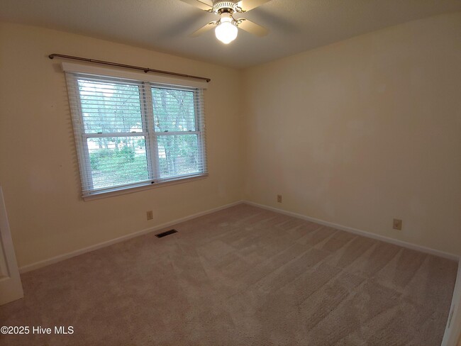 Building Photo - 456 Egret Dr