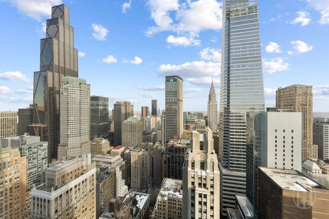 Building Photo - 520 5th Ave