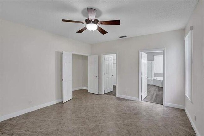 Building Photo - 11032 Boston Dr