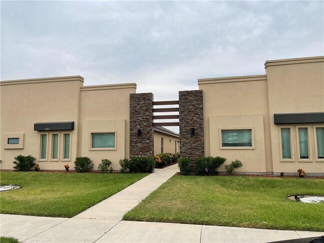 Primary Photo - 1221 Upas Dr