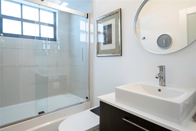 Building Photo - 576 Westree Ln