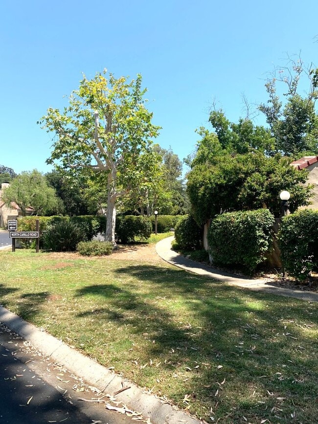 Building Photo - Ojai's Creekside Village Condo!