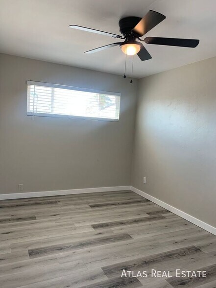 Building Photo - 4624 E Almeria Rd