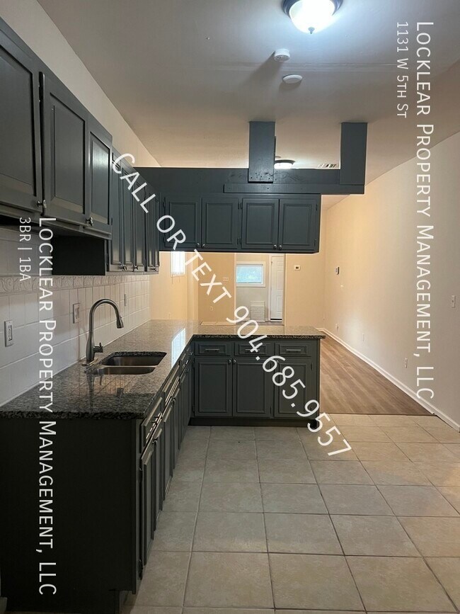 Building Photo - Newly Renovated 3 Bed, 2 Bath Single Famil...