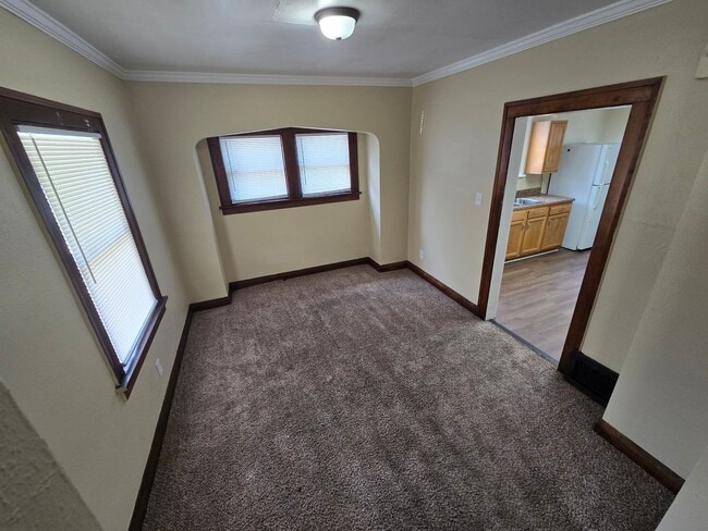 Building Photo - 3 Bedroom House