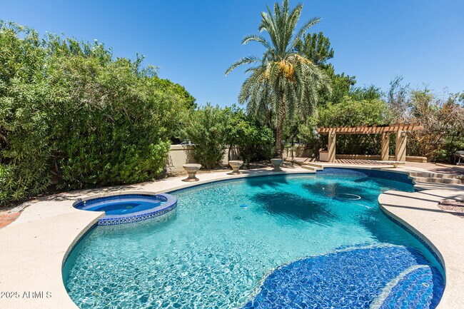 Building Photo - 49 Biltmore Estates Dr