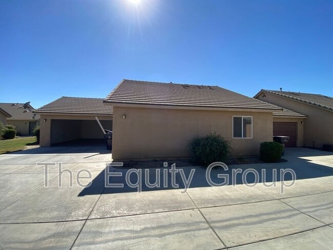 Building Photo - 2109 Bella Oaks Dr