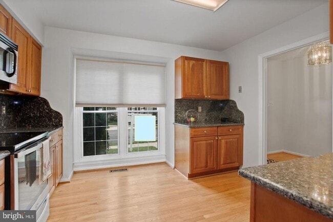 Building Photo - 6531 Kemper Lakes Ct
