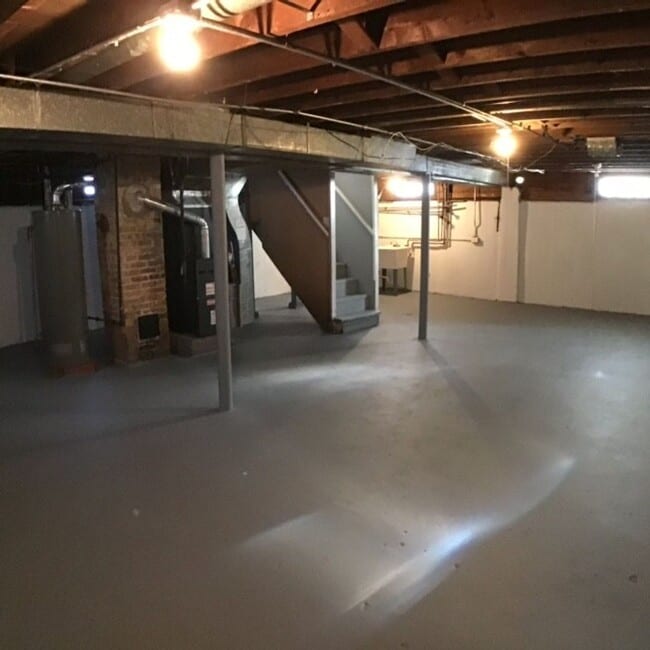 Building Photo - FREE APPLICATION!! Beautiful 4 bedroom house in great Dolton neighborhood w/ Huge Back Yard!