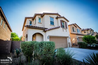Building Photo - Charming 3Bdm 2.5Ba Home Nestled in a Gate...