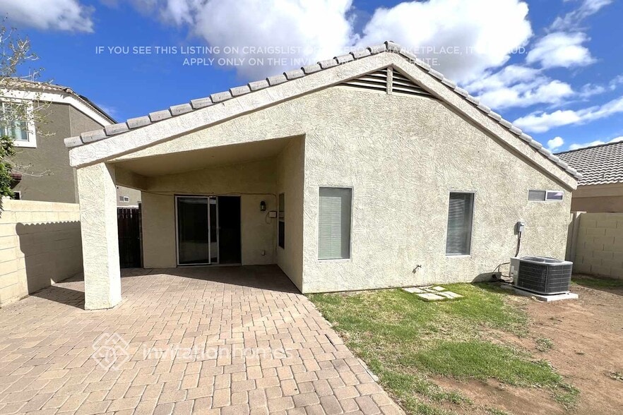 Building Photo - 11825 W Maui Ln