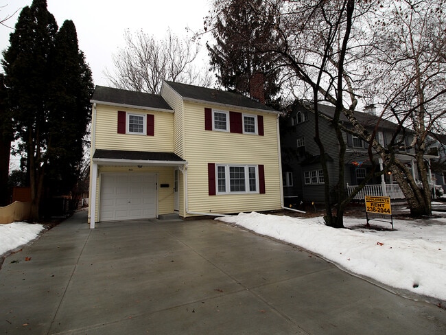 Building Photo - 4111 Paunack Ave