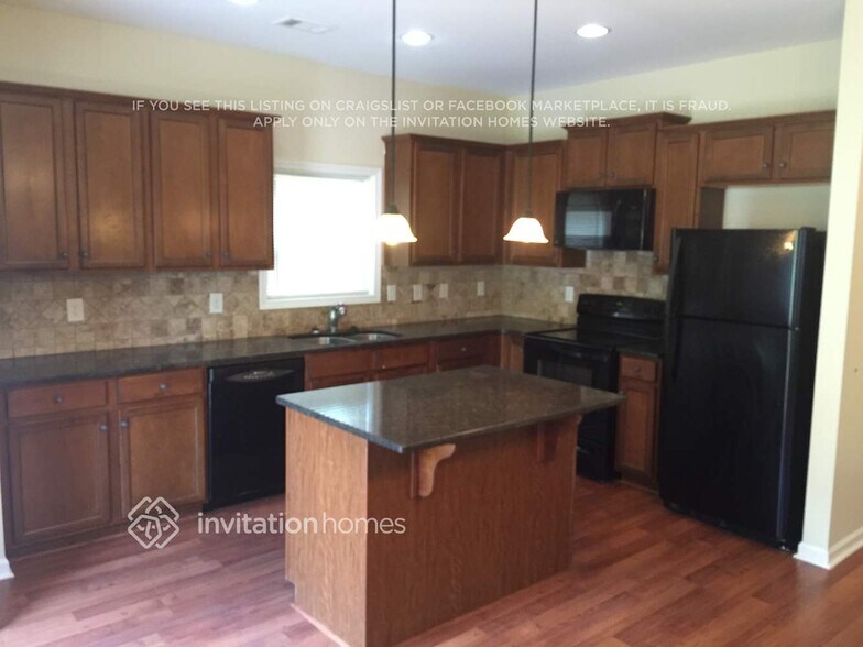 Building Photo - 261 Ascott Ln