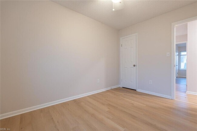Building Photo - 1567 Sword Dancer Dr
