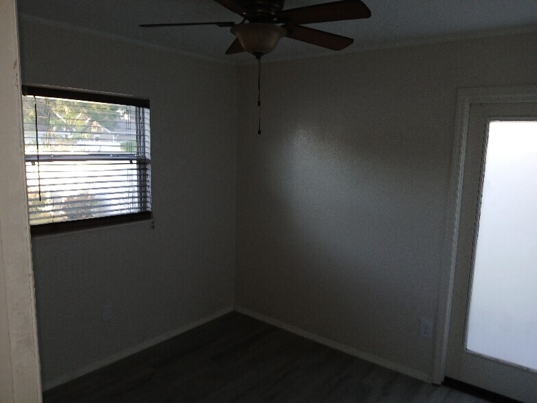 Building Photo - 6100-6104 4th Ave S