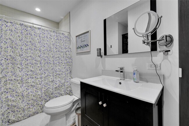 Building Photo - 3614 SW 58th Ave