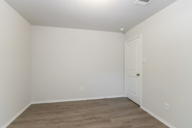 Building Photo - 2704 S Lina Ct
