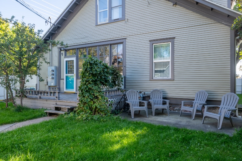 Building Photo - 540 E Pine St