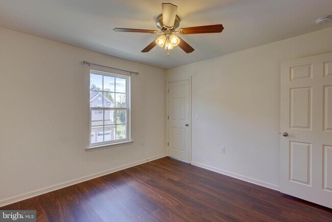 Building Photo - 101 Pearce Ln