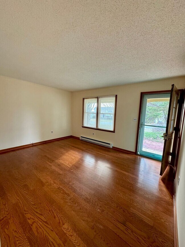 Building Photo - Duplex for Rent in Penn Laird