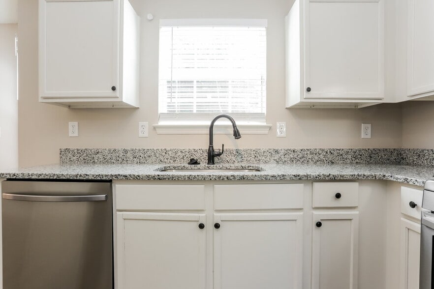 Building Photo - 1413 Cater Ct