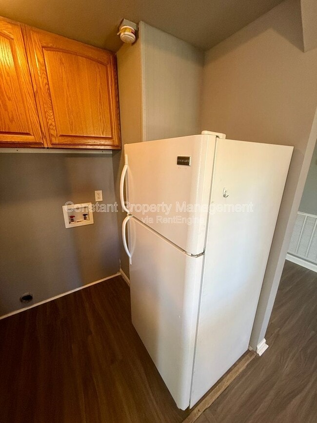 Building Photo - 225 Woodland Trail