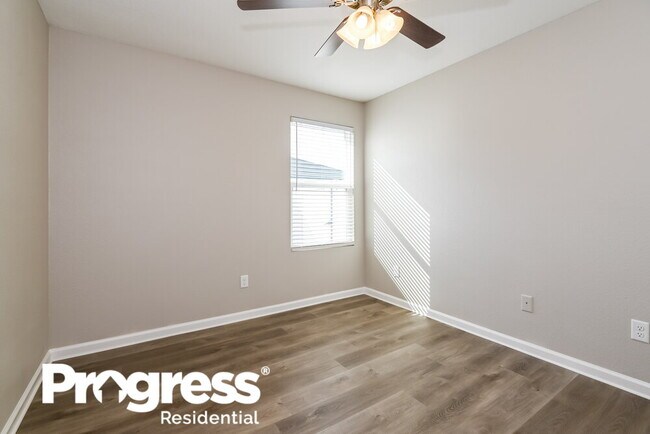 Building Photo - 1390 Sarahs Landing Dr