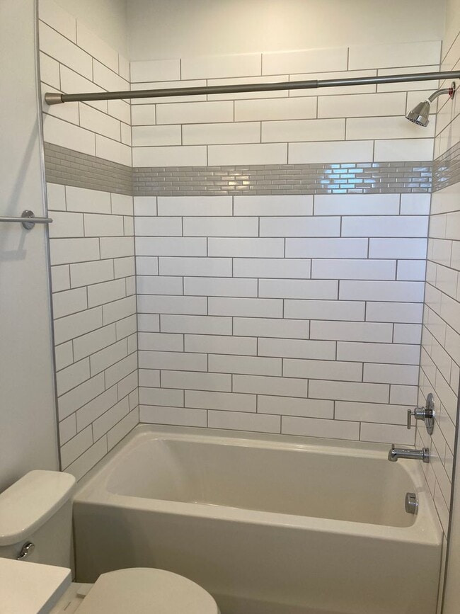 Building Photo - 3 bedroom, 3.5 bath, Spacious & Open Floor Plans