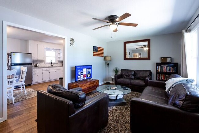 Building Photo - 294 Lemont Dr