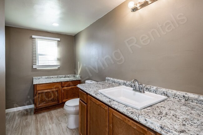 Building Photo - RENOVATED, PRIVATE & SPACIOUS HOME