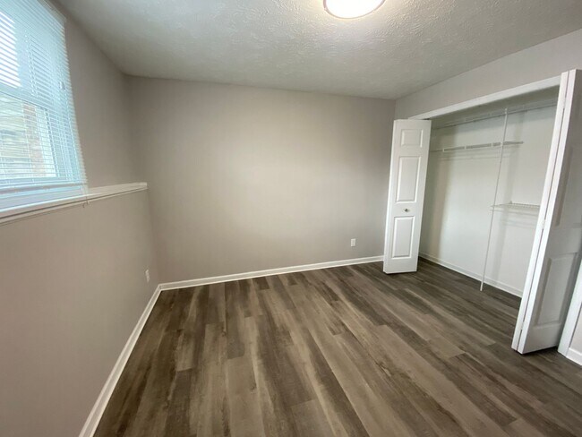 Building Photo - 2147-2149 Countrywood Dr SE